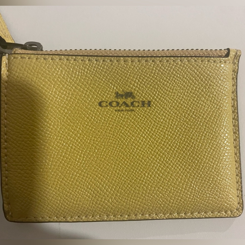 EUC COACH NEW YORK CARD HOLDER AND KEYCHAIN